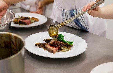 9 Dinner plating beef