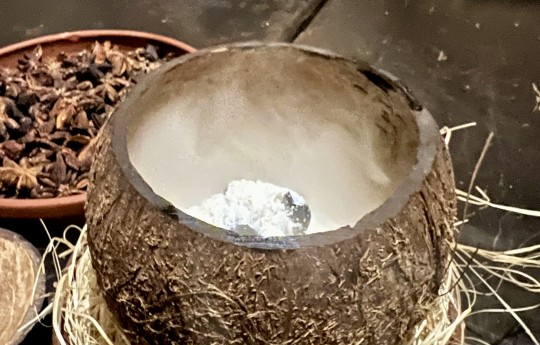 Dried coconut flesh ice