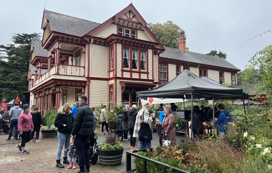 Riccarton House