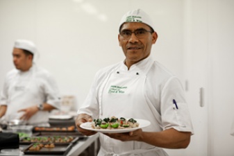 11c Tamiano with canapes
