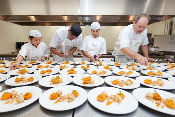 13 dessert plating